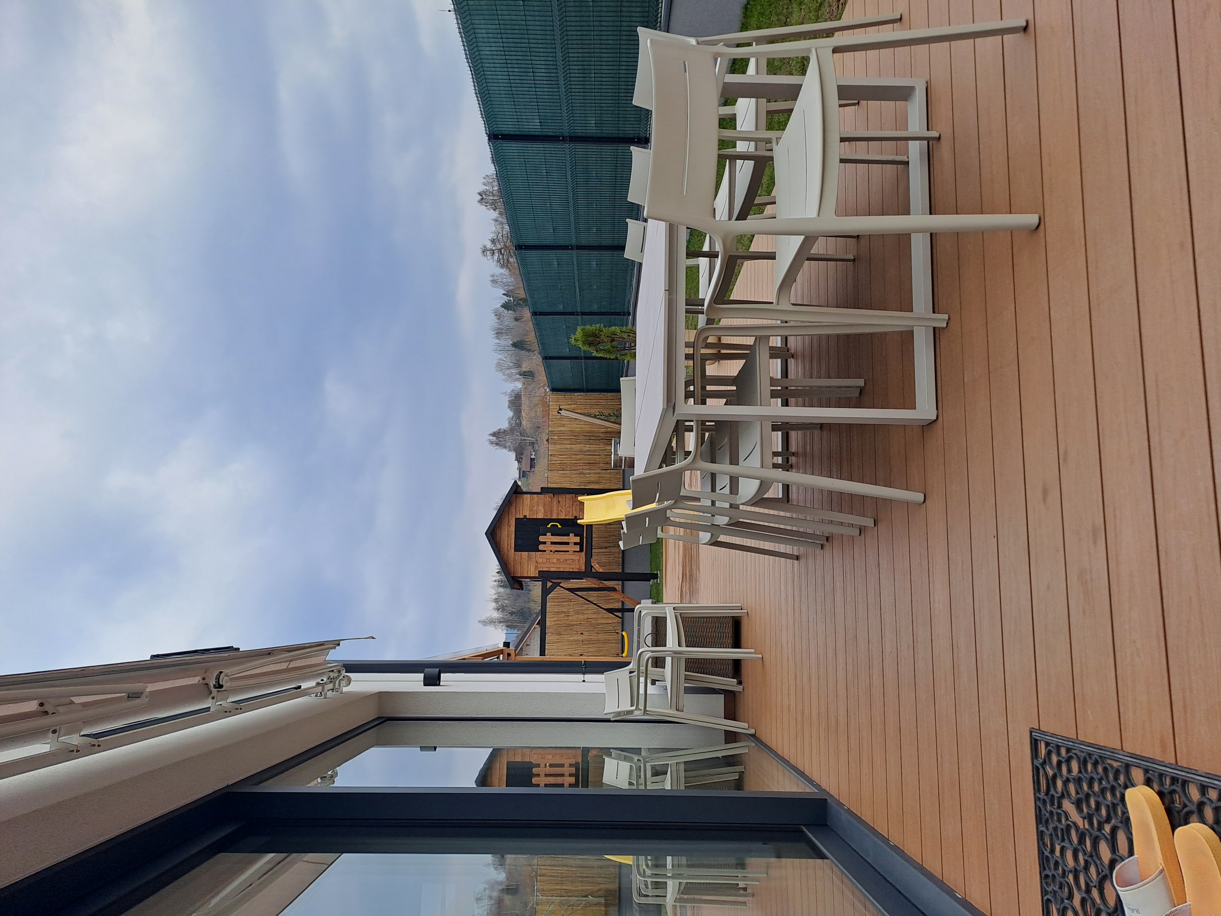 Terasa a záhrada - foto 16