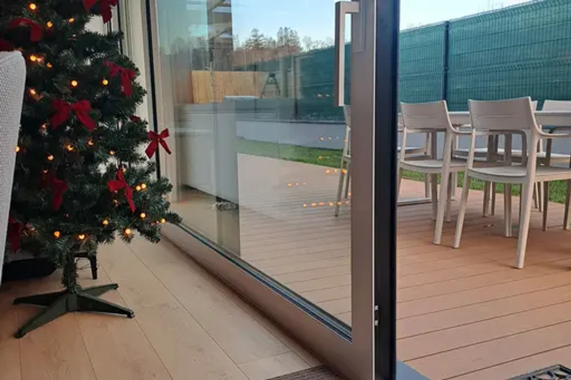 Terasa a záhrada - foto 4