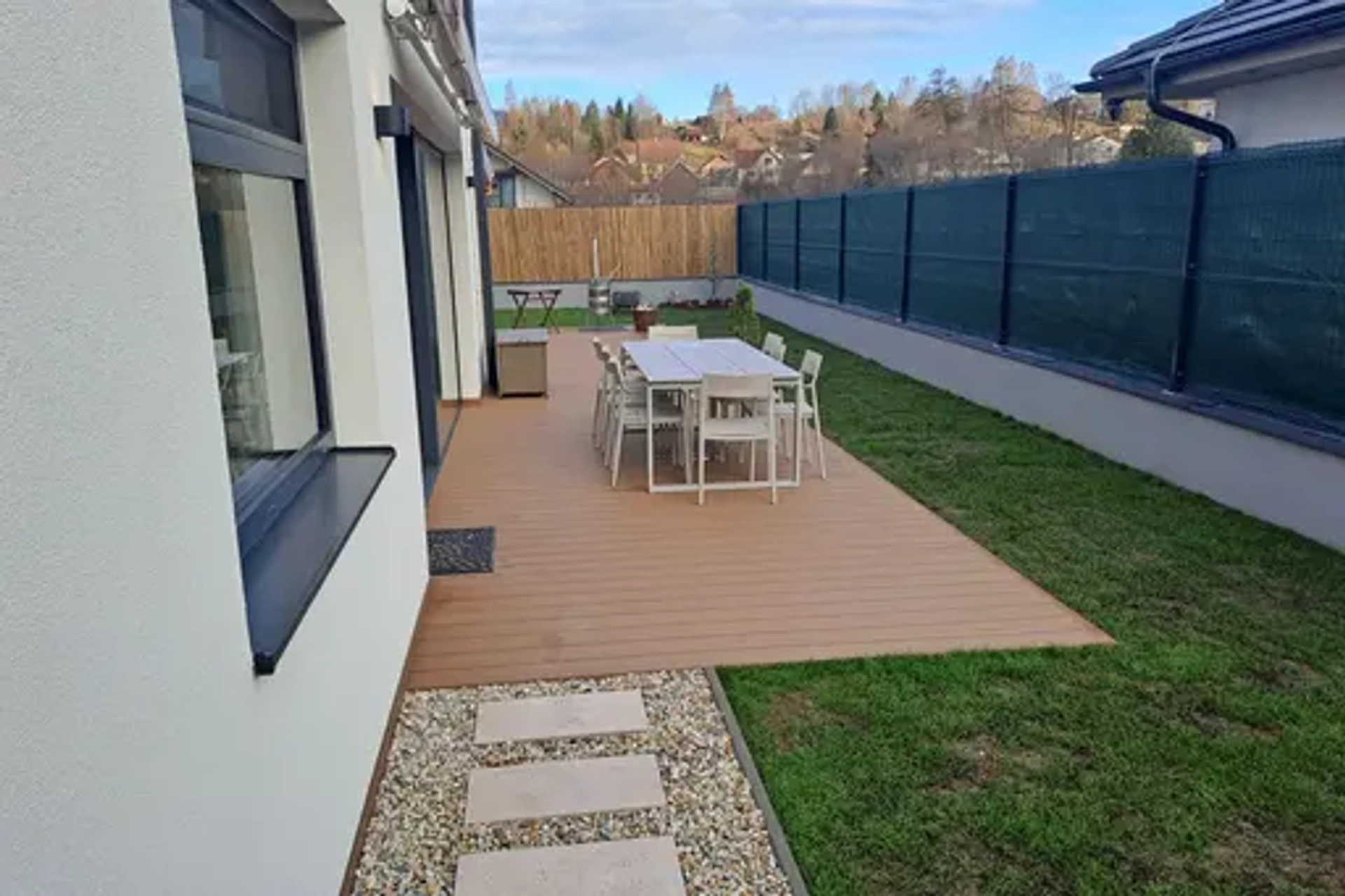 Terasa a záhrada - foto 10